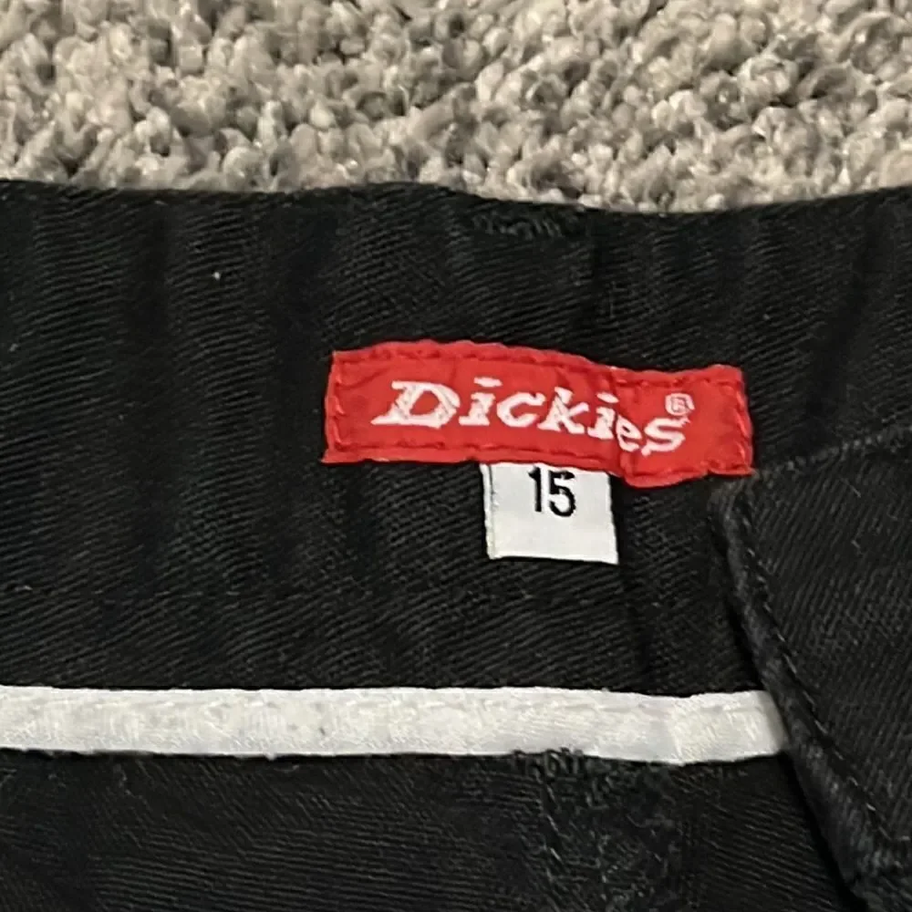 Dickies - black shorts - size 15